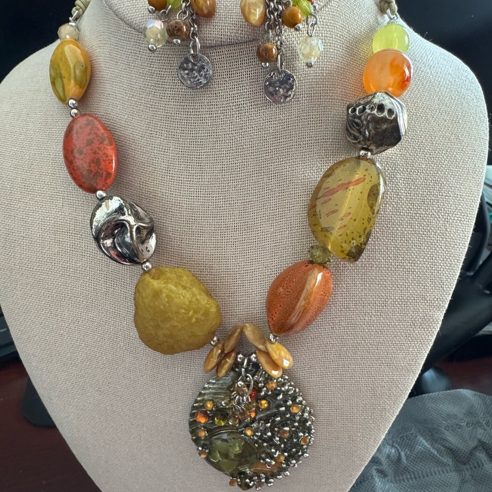 Treska Vibrant Fall/Autumn Tones Beaded Necklace & Earrings. Eye Catching!!!